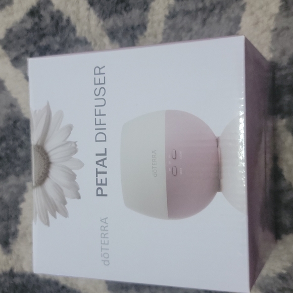 Petal Diffuser never opened - Picture 1 of 2